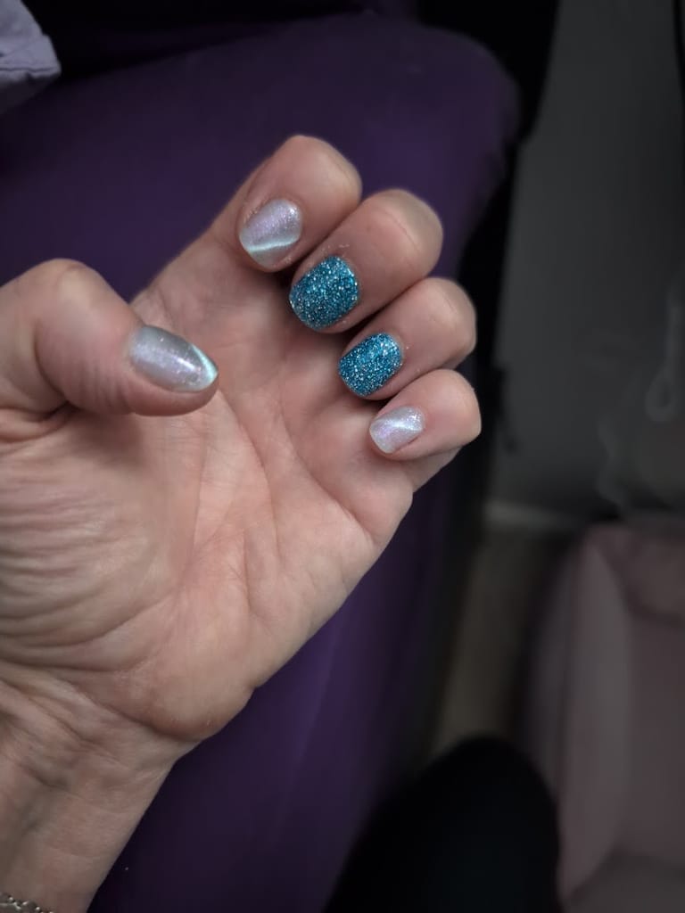 Organic Nail Spa atmosphere and seating