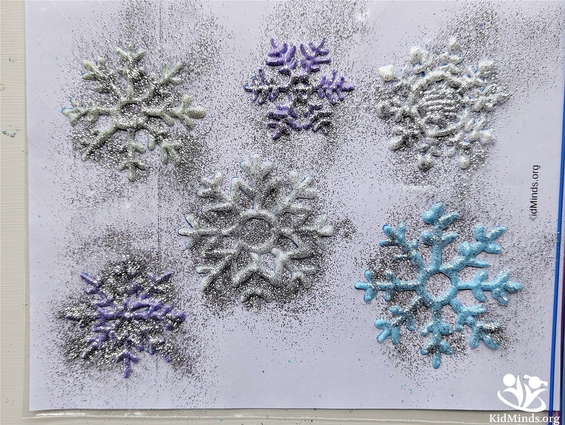 The Best Snowflake Window Clings (Free Template) | KidMinds
