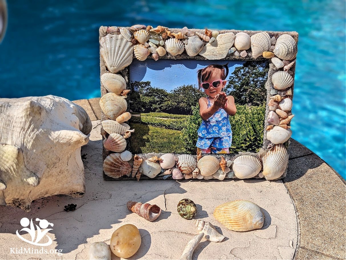 How to Make Sand and Shells Art Picture Frames | KidMinds