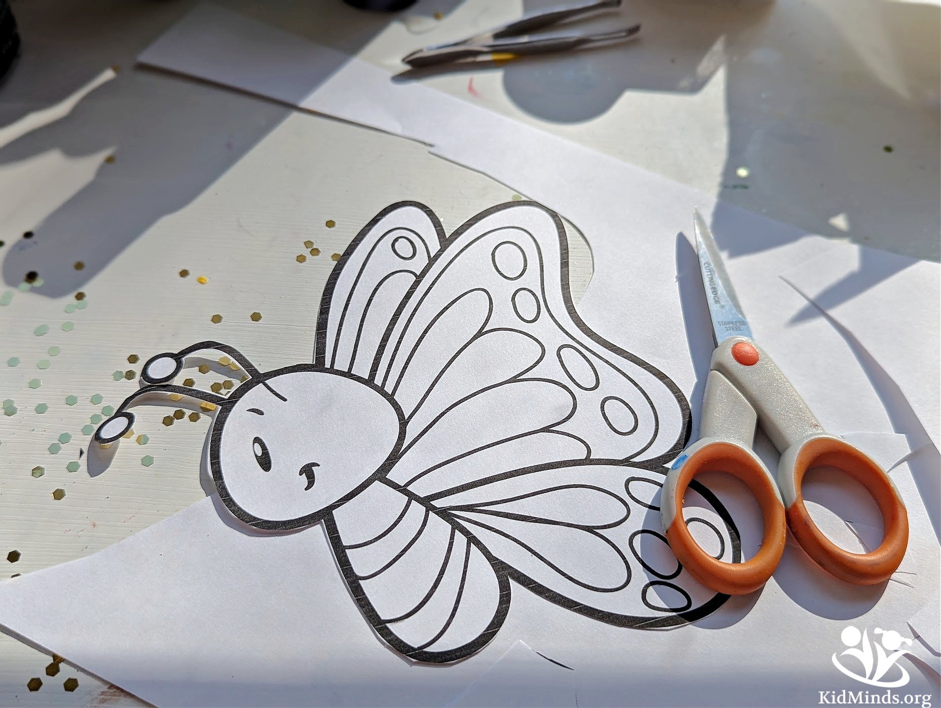 How to Make Butterfly Suncatcher (Free Template) | KidMinds