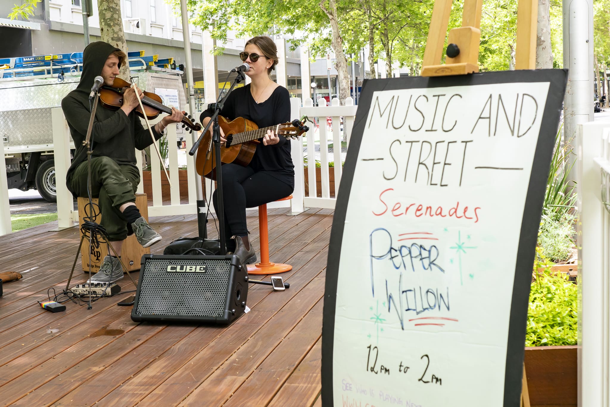Pepper Willow Music – Music and Street Serenades in the City (Geelong)