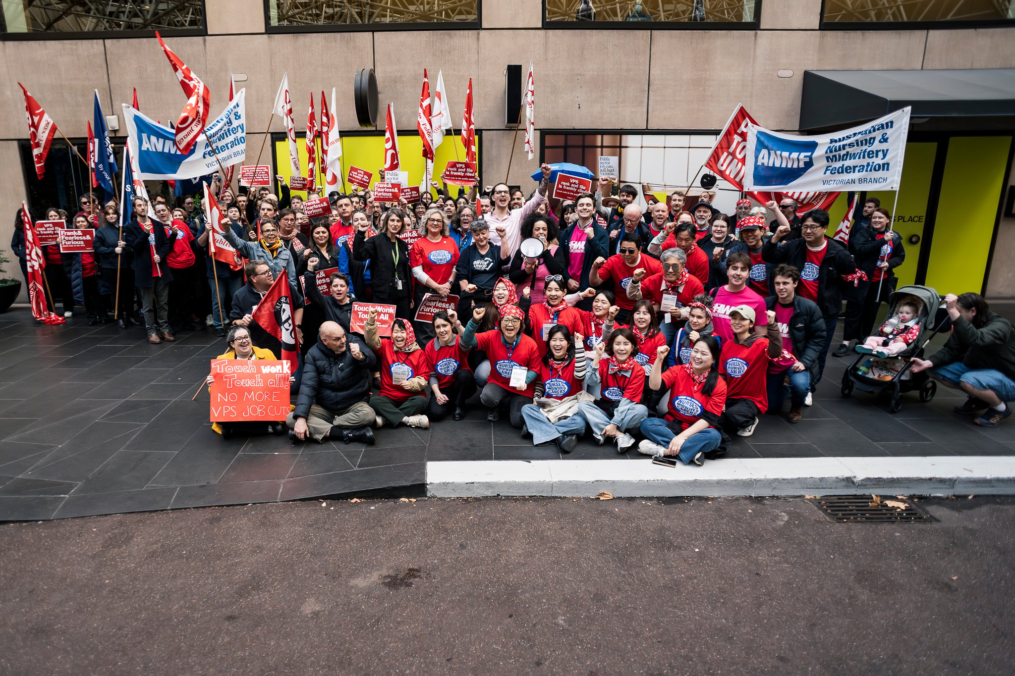 Victorian public service workers gatecrash Liberal fundraiser