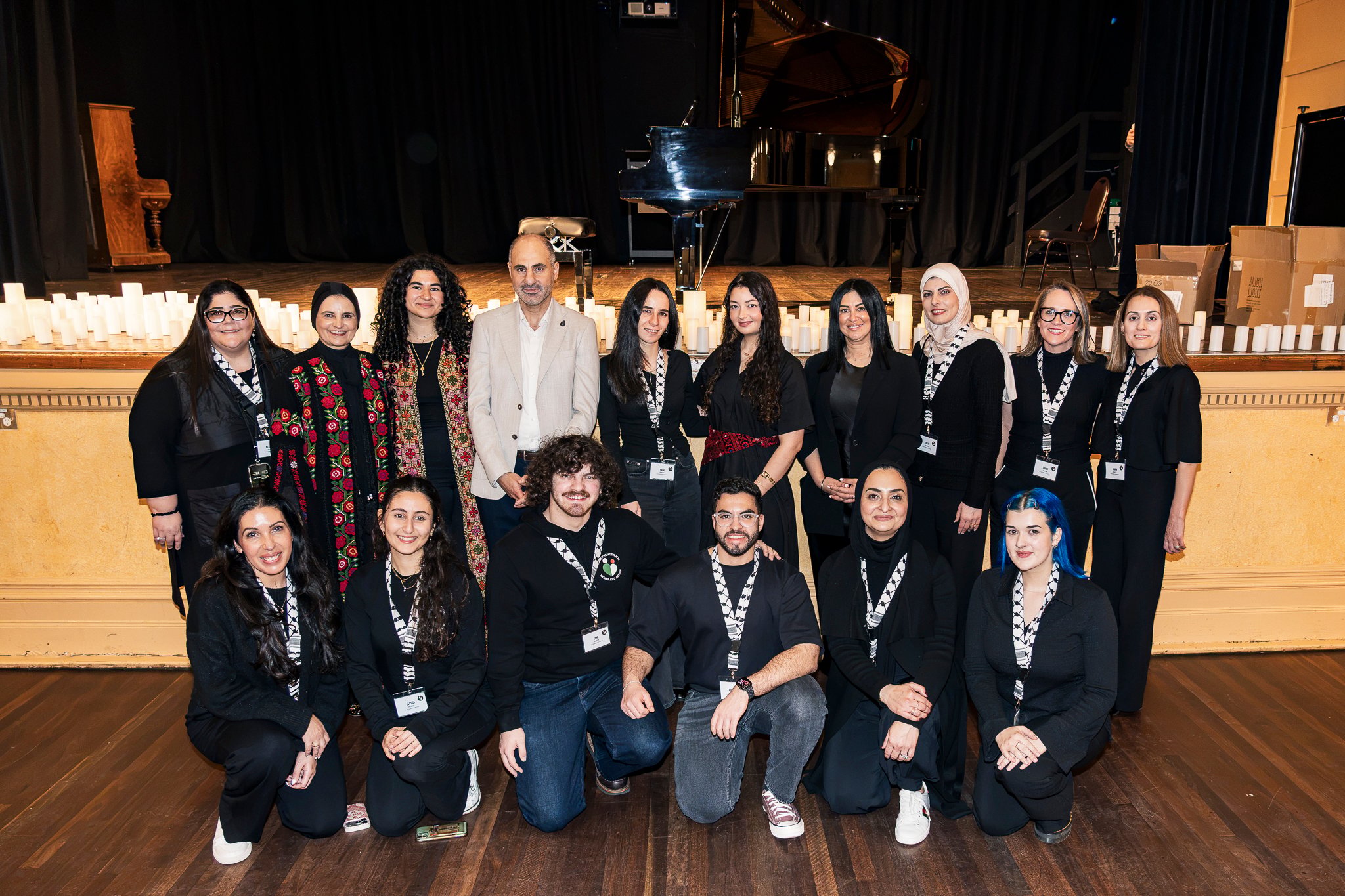 PARA volunteers standing with Bahar Skaik and Heba Tayeh.