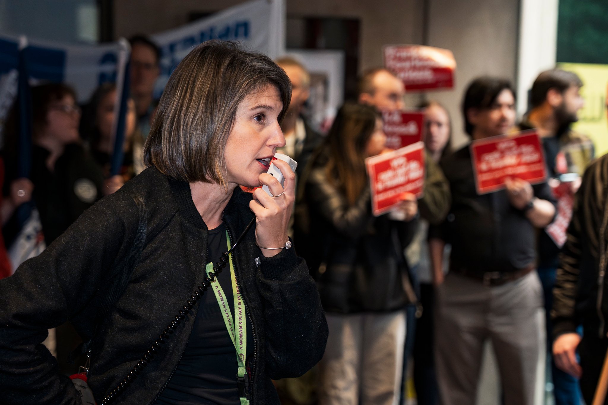Victorian public service workers gatecrash Liberal fundraiser