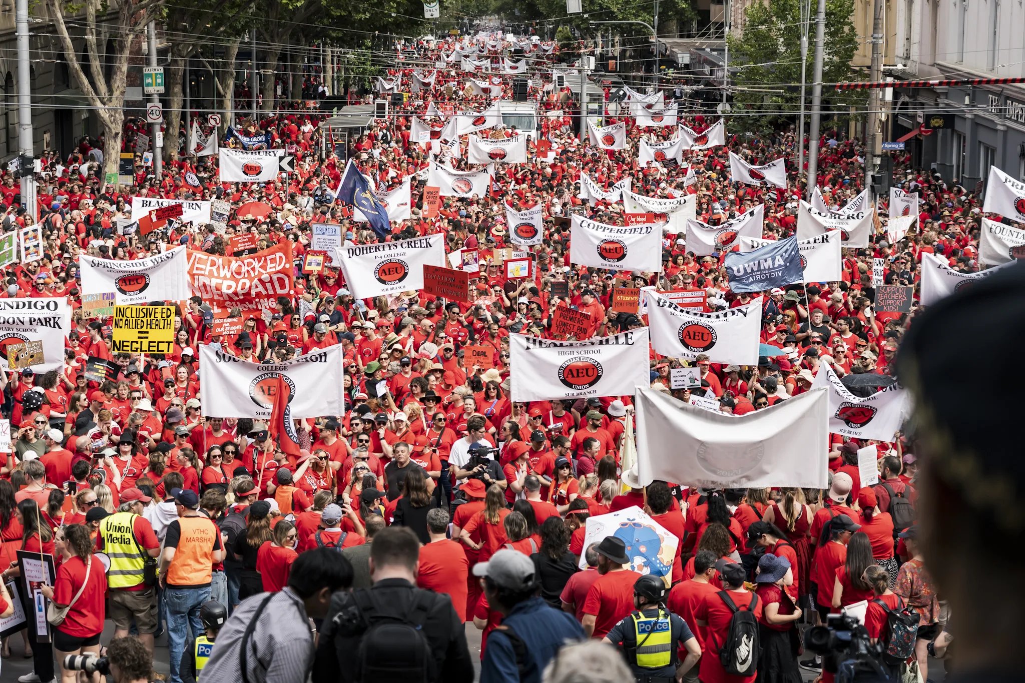 AEU Teachers and educators strike