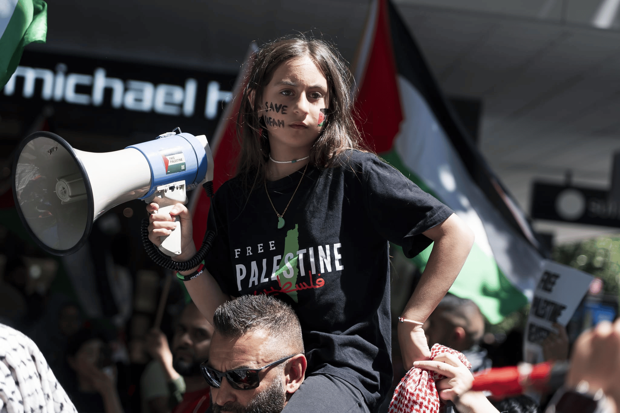 Thousands, young and old, continue to turn out to demand a permanent ceasefire in Gaza. Photo: Matt Hrkac