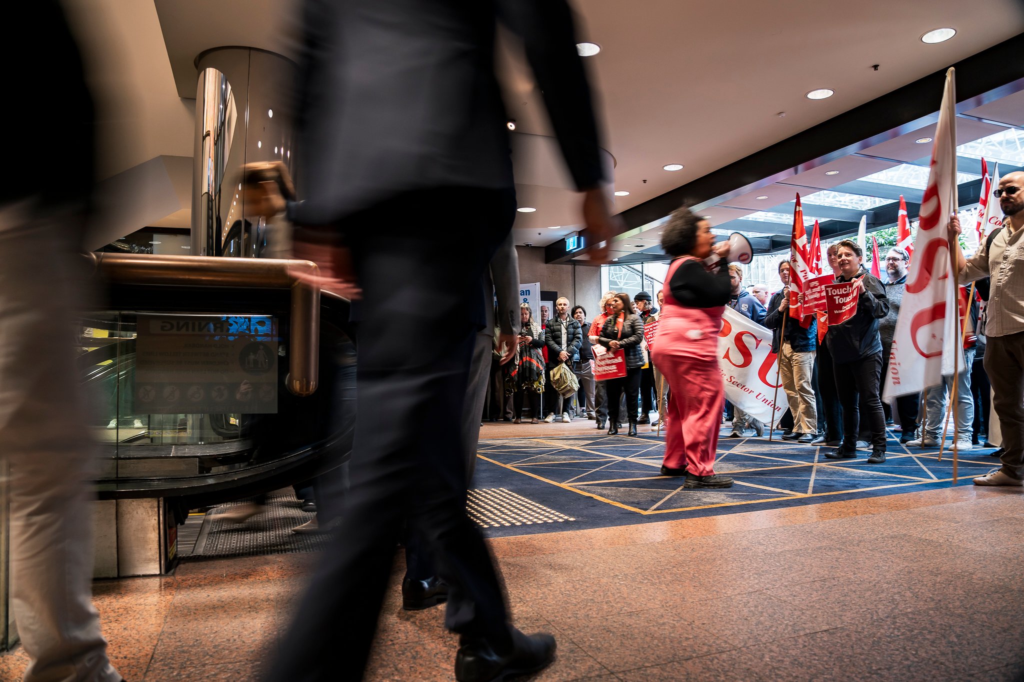 Victorian public service workers gatecrash Liberal fundraiser