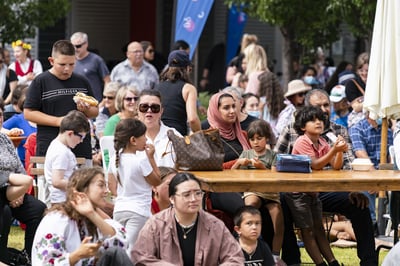 Crowds react to the performances at Pako Festa 2022