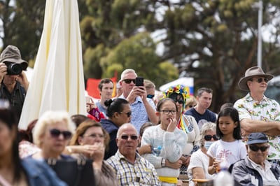Crowds react to the performances at Pako Festa 2022