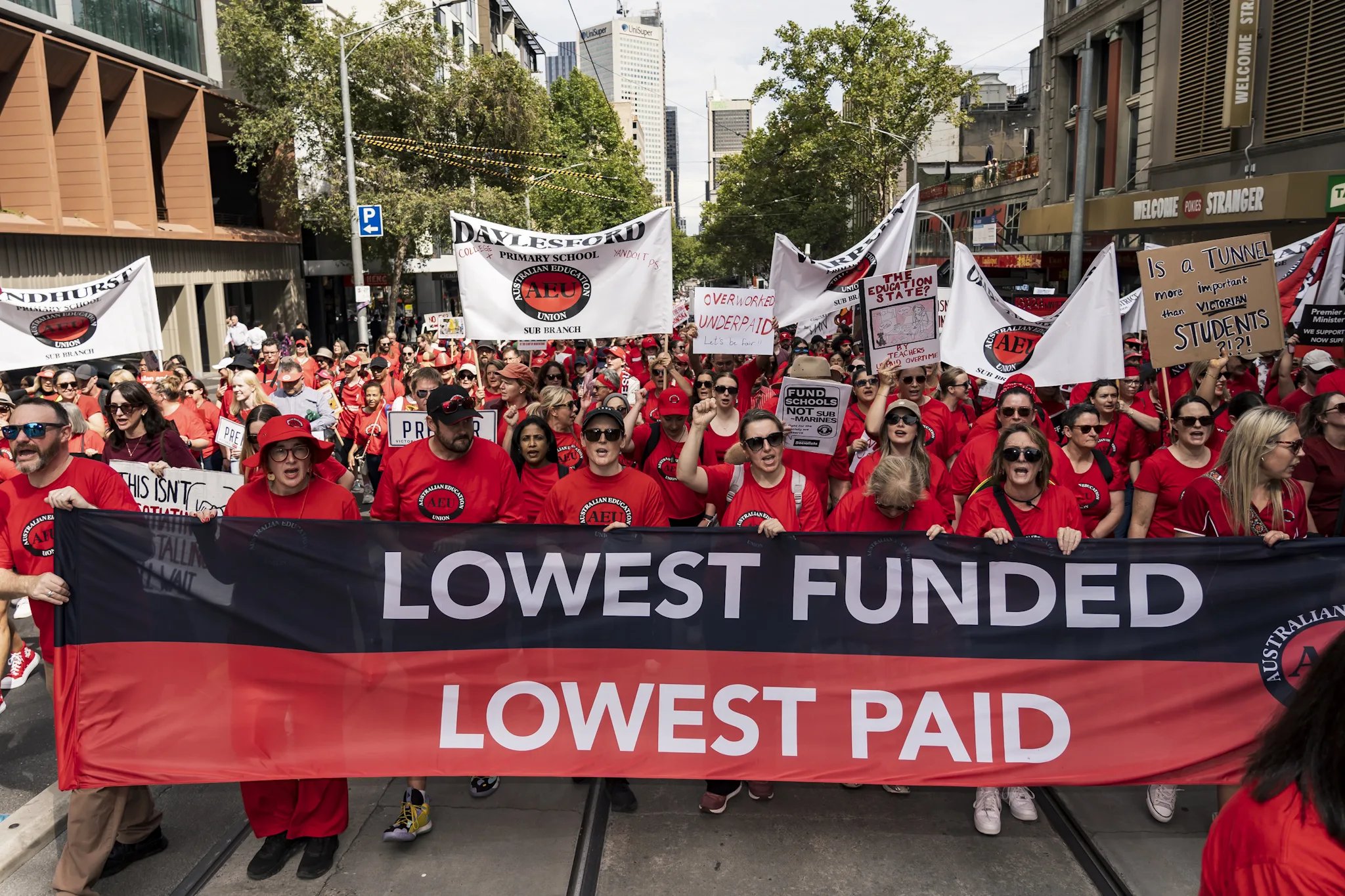 AEU Teachers and educators strike