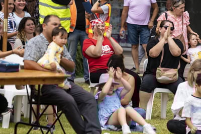 Crowds react to the performances at Pako Festa 2022