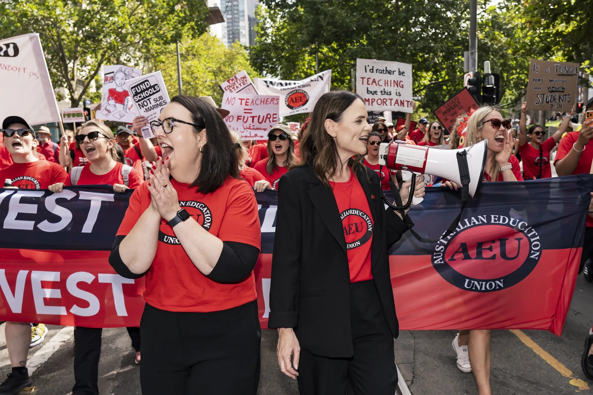AEU Teachers and educators strike