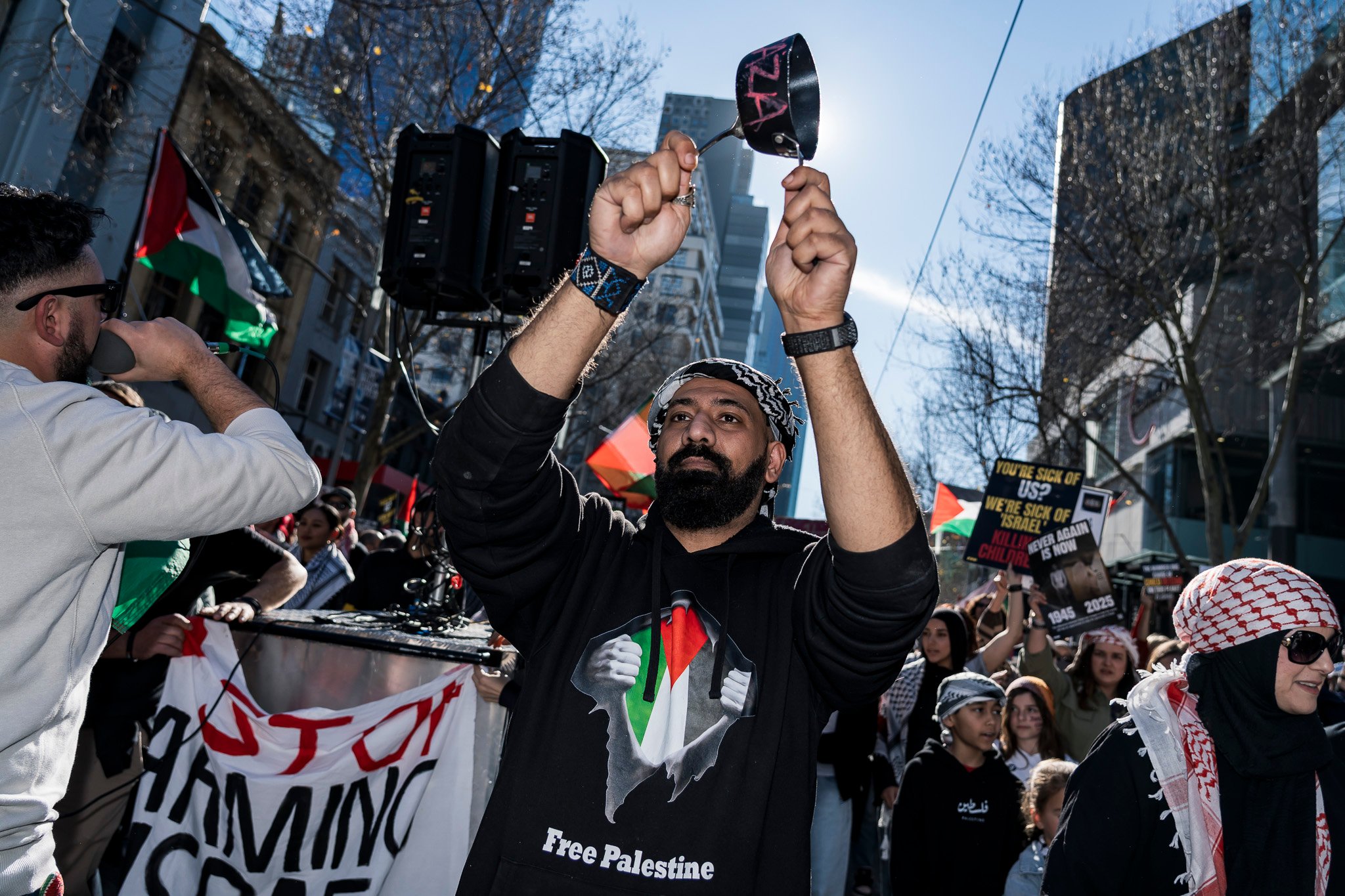 The march begins, moving down Swanston St.