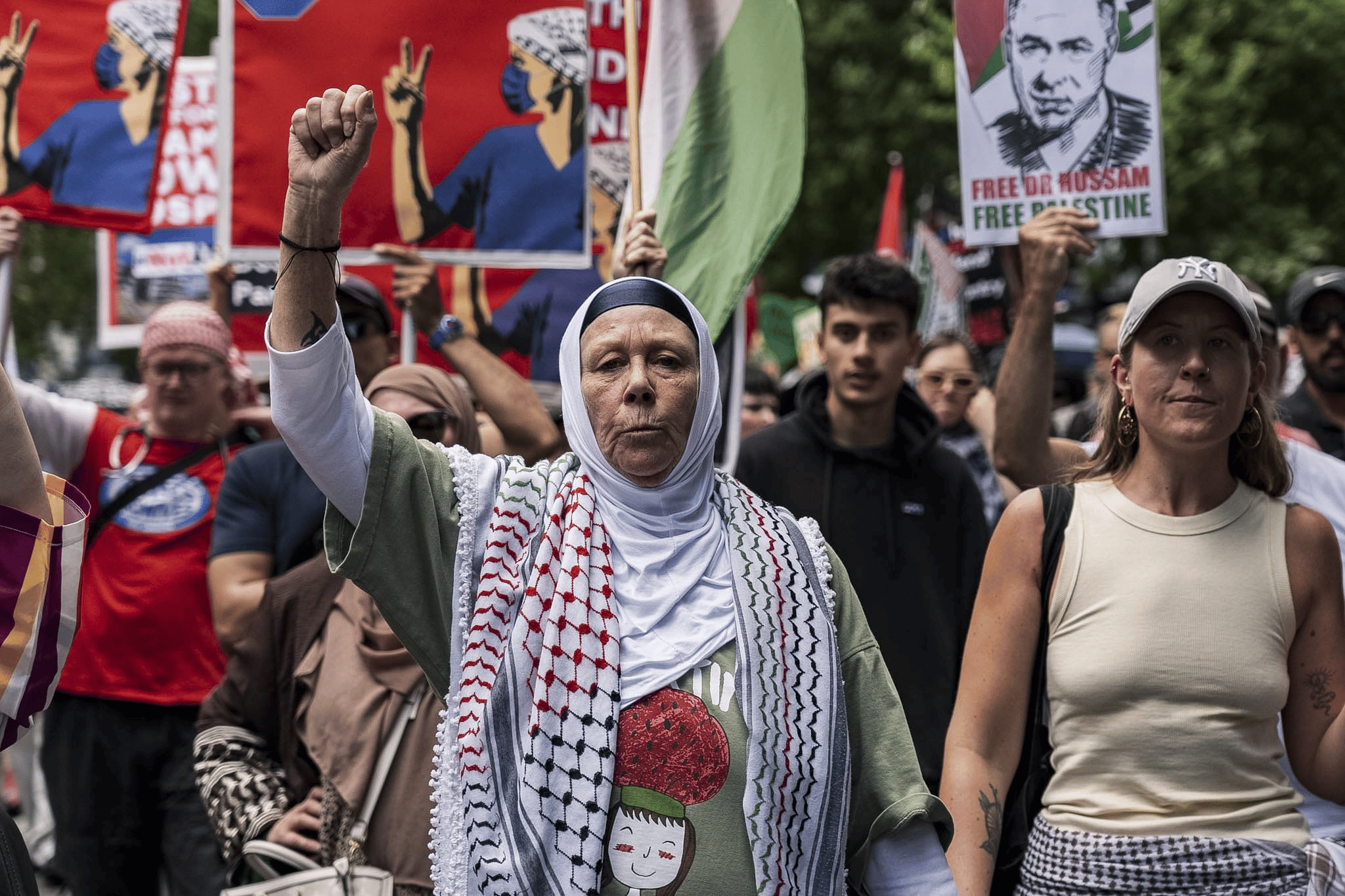 Despite the heat, people in Melbourne show up in big numbers in solidarity with Palestine for the first rally of 2025.