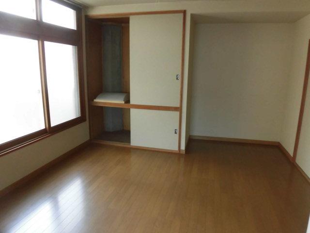 Condo in 1 Jōdōri, Asahikawa – photo 9 of 19 – Asahikawa, Asahikawa, Hokkaido, Japan