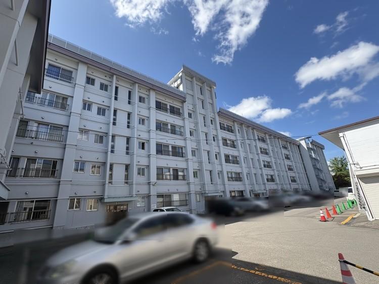 Condo in 2 Jonishi, Asahikawa – photo 4 of 26 – Asahikawa, Asahikawa, Hokkaido, Japan