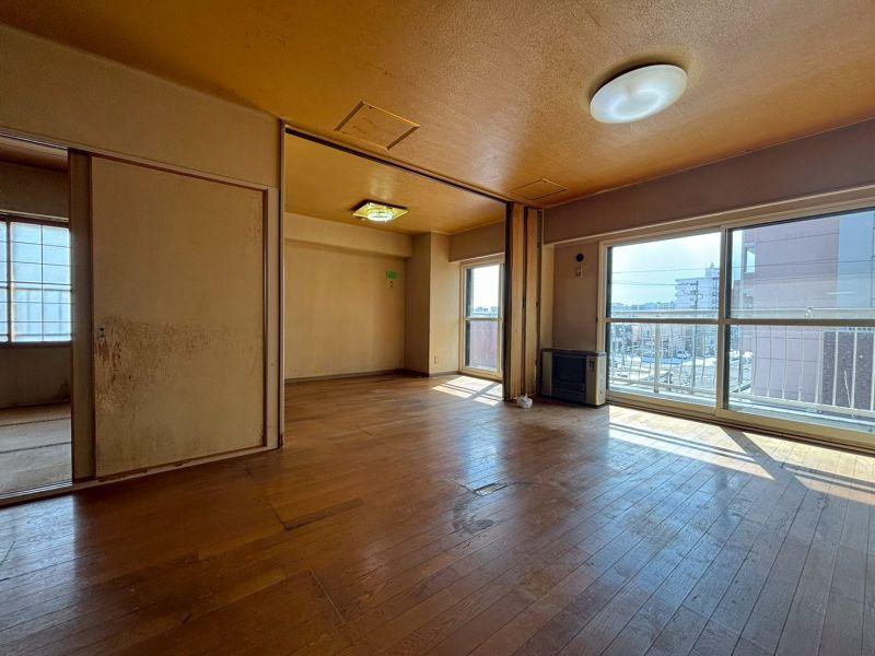 Condo in 3 Jōdōri, Asahikawa – photo 8 of 23 – Asahikawa, Asahikawa, Hokkaido, Japan