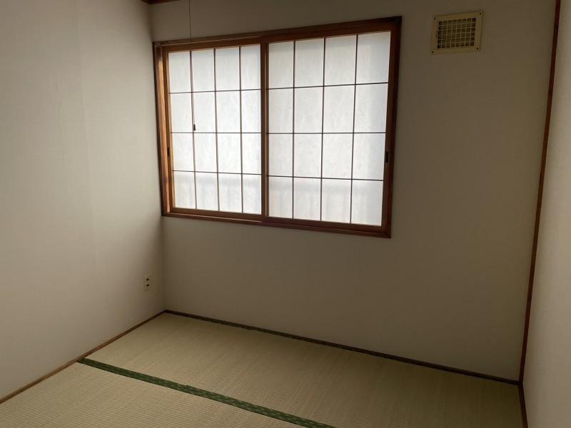 Condo in 3 Jōdōri, Asahikawa – photo 13 of 17 – Asahikawa, Asahikawa, Hokkaido, Japan