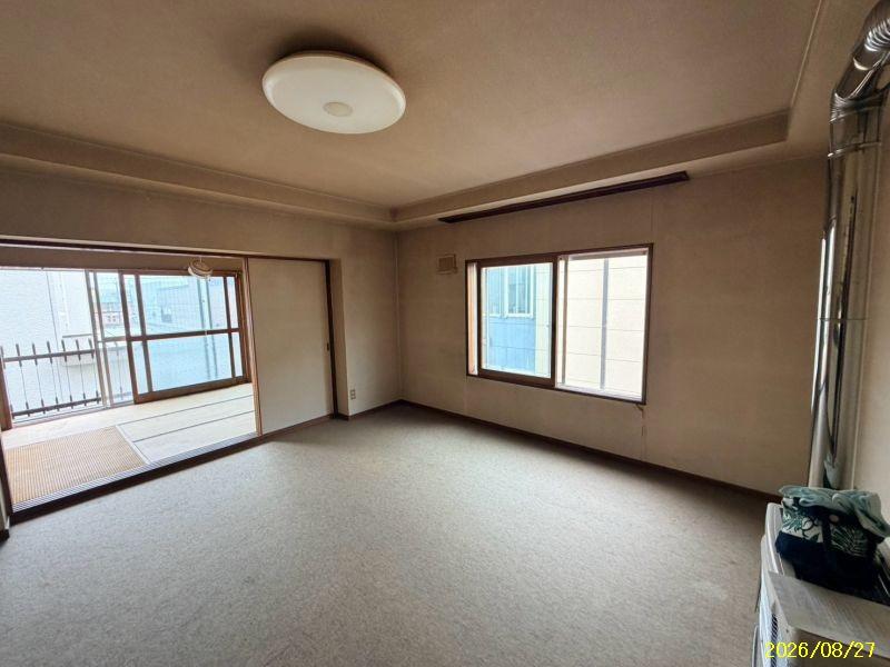 Condo in 4 Jōdōri, Asahikawa – photo 4 of 11 – Asahikawa, Asahikawa, Hokkaido, Japan