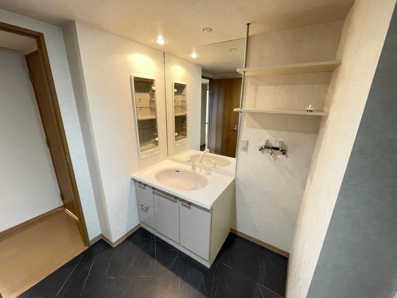 Condo in 6 Jodori, Asahikawa – photo 10 of 31 – Asahikawa, Asahikawa, Hokkaido, Japan