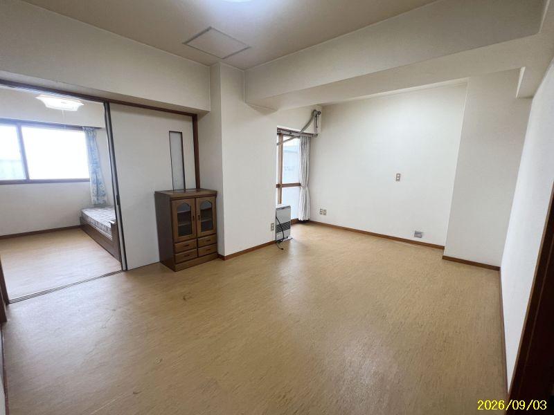 Condo in 7 Jōdōri, Asahikawa – photo 4 of 23 – Asahikawa, Asahikawa, Hokkaido, Japan