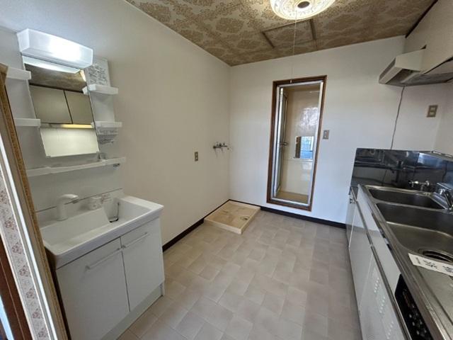 Condo in 9 Jōdōri, Asahikawa – photo 8 of 22 – Asahikawa, Asahikawa, Hokkaido, Japan