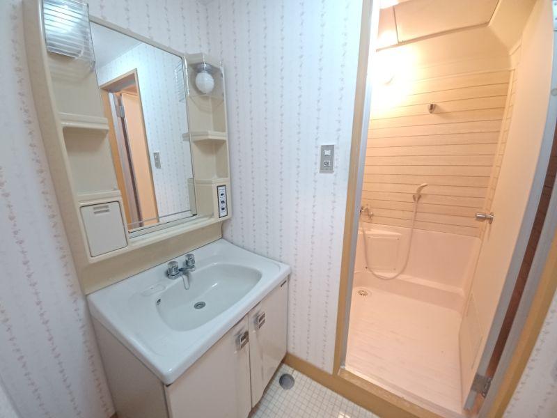 Condo in Miyashitadōri, Asahikawa – photo 8 of 14 – Asahikawa, Asahikawa, Hokkaido, Japan