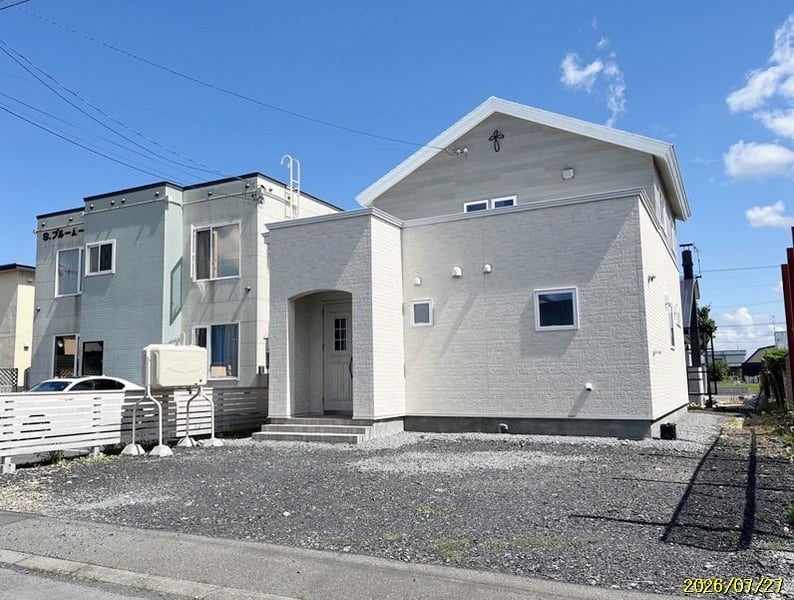 House in 1 Jōdōri, Asahikawa – Asahikawa, Asahikawa, Hokkaido, Japan
