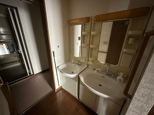 House in 3 Jo, Fukagawa – photo 11 of 18 – Fukagawa, Asahikawa, Hokkaido, Japan