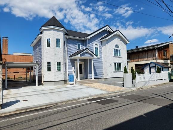 House in 7 Jōdōri, Asahikawa – Asahikawa, Asahikawa, Hokkaido, Japan