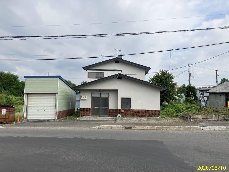 House in Bibaushikita, Biei – photo 3 of 27 – Biei, Daisetsuzan Foothills, Hokkaido, Japan