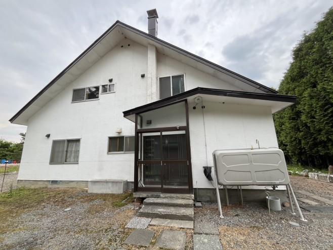House in Central, Toma – photo 6 of 8 – Toma, Daisetsuzan Foothills, Hokkaido, Japan