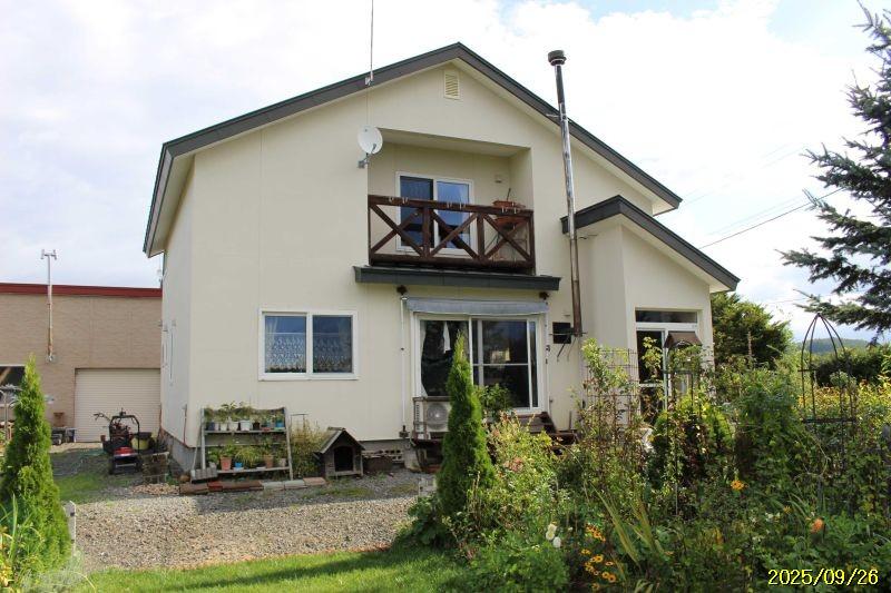 House in Fujino, Biei – Biei, Daisetsuzan Foothills, Hokkaido, Japan