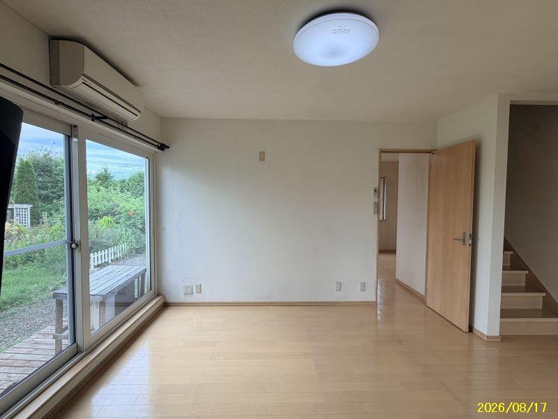 House in Fujino, Biei – photo 5 of 29 – Biei, Daisetsuzan Foothills, Hokkaido, Japan
