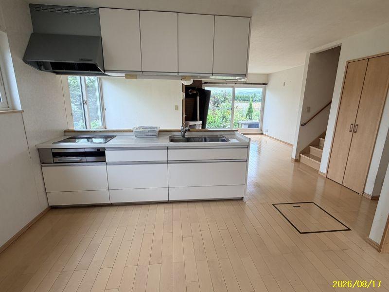 House in Fujino, Biei – photo 8 of 29 – Biei, Daisetsuzan Foothills, Hokkaido, Japan