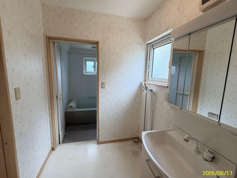 House in Fujino, Biei – photo 14 of 29 – Biei, Daisetsuzan Foothills, Hokkaido, Japan