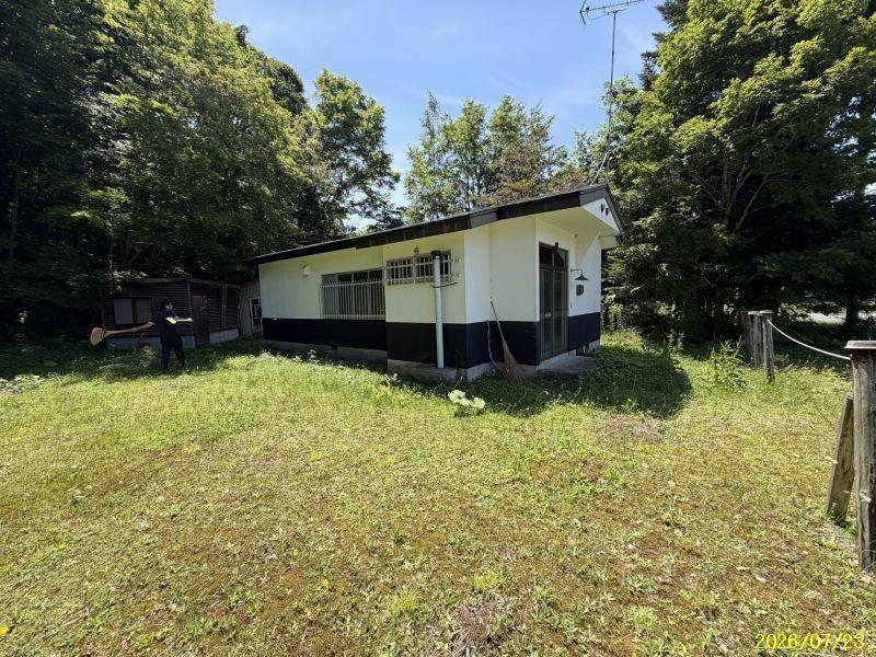 House in Higashikawa – photo 3 of 8 – Higashikawa, Daisetsuzan Foothills, Hokkaido, Japan