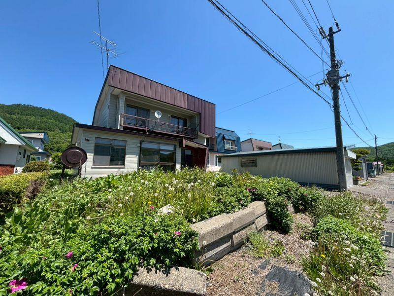 House in Higashimachi, Kamikawa – photo 21 of 23 – Kamikawa, Daisetsuzan Foothills, Hokkaido, Japan
