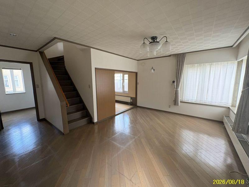 House in Hijirino Minami, Higashikagura – photo 6 of 26 – Higashikagura, Daisetsuzan Foothills, Hokkaido, Japan