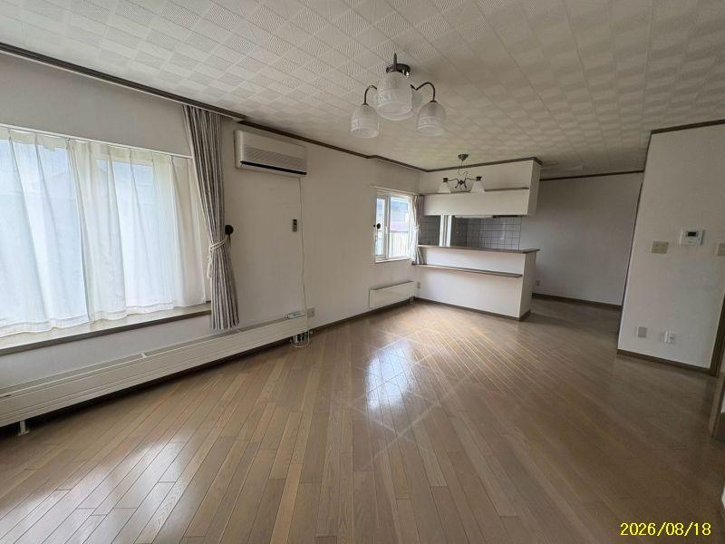 House in Hijirino Minami, Higashikagura – photo 8 of 26 – Higashikagura, Daisetsuzan Foothills, Hokkaido, Japan