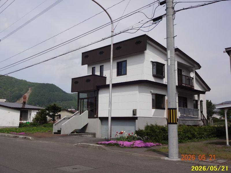 House in Honchō, Kamikawa – photo 4 of 4 – Kamikawa, Daisetsuzan Foothills, Hokkaido, Japan