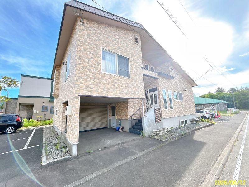 House in Ikutora, Minamifurano – photo 3 of 13 – Minamifurano, Furano Basin, Hokkaido, Japan