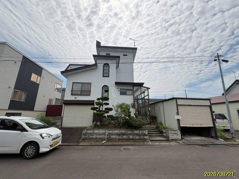 House in Kitano Nishi, Takasu – Takasu, Asahikawa, Hokkaido, Japan