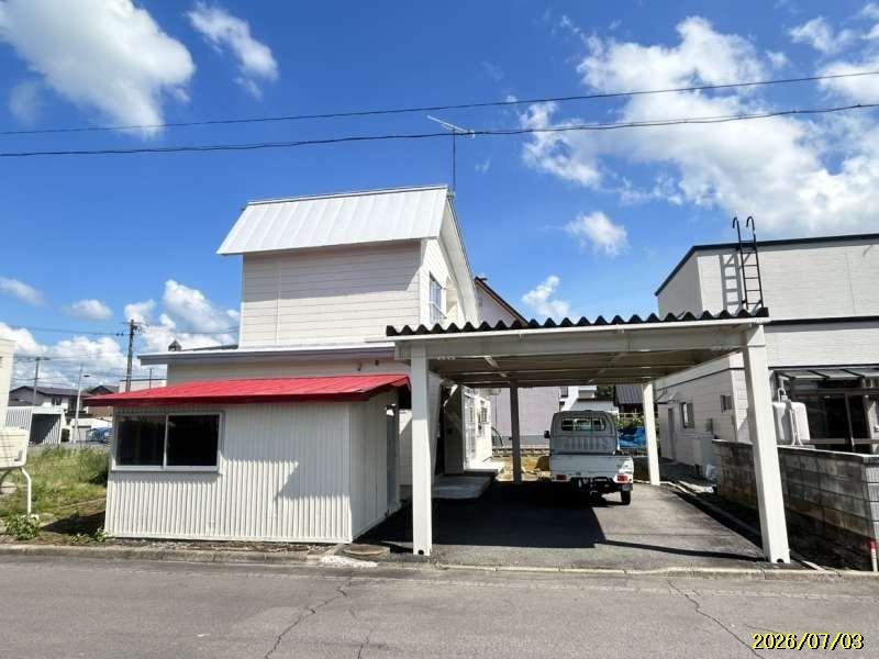 House in Kotobukichō, Biei – Biei, Daisetsuzan Foothills, Hokkaido, Japan