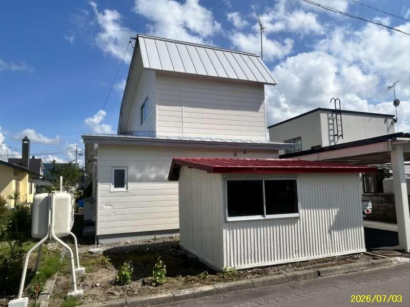 House in Kotobukichō, Biei – photo 30 of 32 – Biei, Daisetsuzan Foothills, Hokkaido, Japan