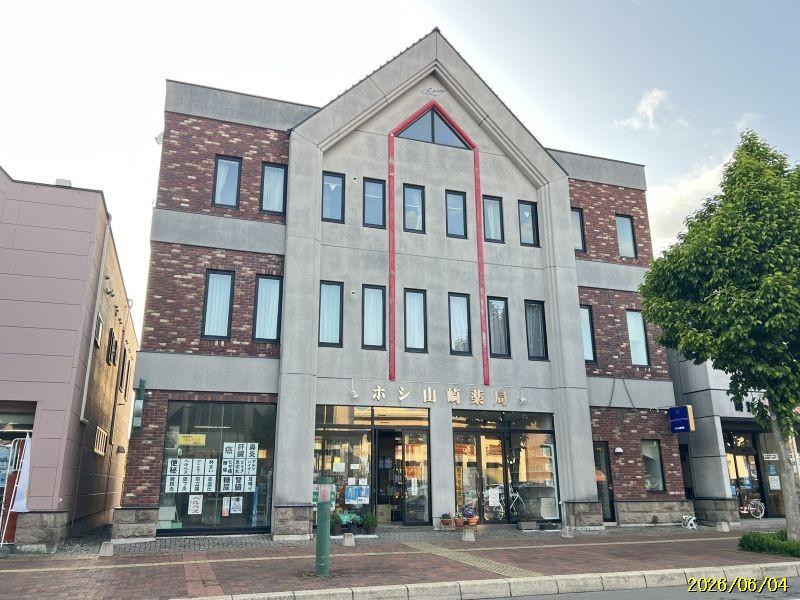 House in Motomachi, Biei – Biei, Daisetsuzan Foothills, Hokkaido, Japan
