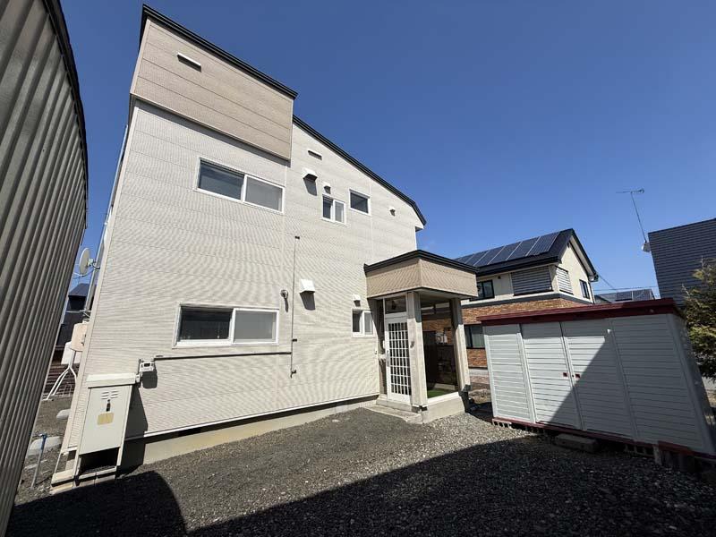 House in Motomachi, Kamifurano – photo 6 of 9 – Kamifurano, Furano Basin, Hokkaido, Japan