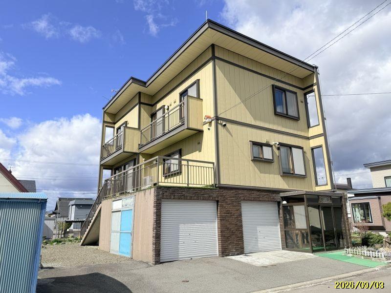House in Motomachi, Biei – Biei, Daisetsuzan Foothills, Hokkaido, Japan