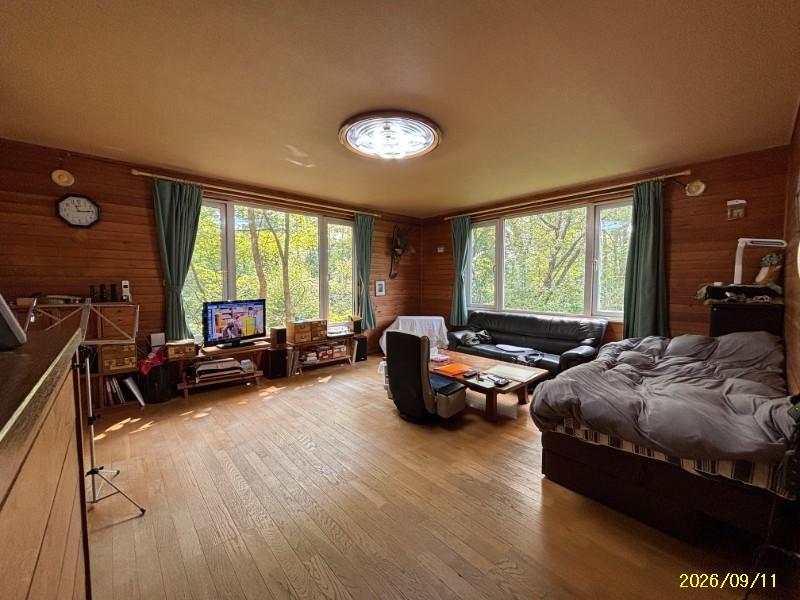 House in Nishi, Higashikawa – photo 10 of 29 – Higashikawa, Daisetsuzan Foothills, Hokkaido, Japan