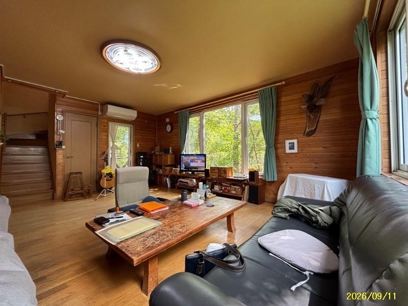House in Nishi, Higashikawa – photo 11 of 29 – Higashikawa, Daisetsuzan Foothills, Hokkaido, Japan